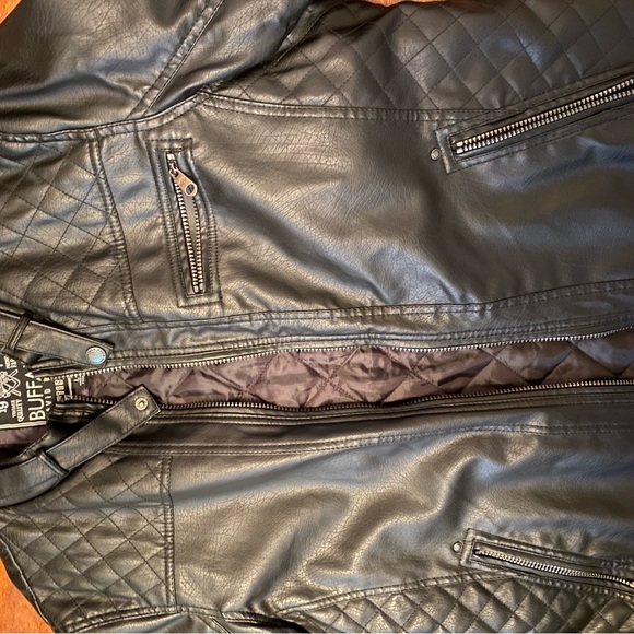 Leather jacket - Picture 4 of 11